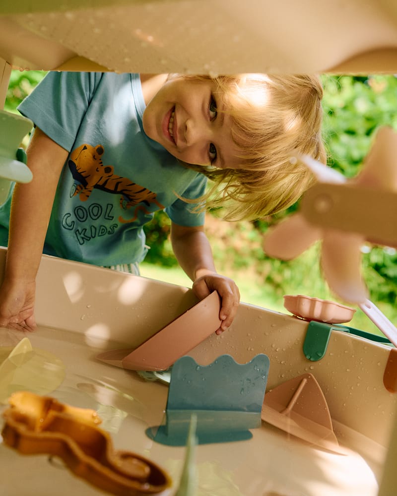 Allsidig Aktivitetsbord for Barn - Lek inne og ute hele året | Sepp Activity Table