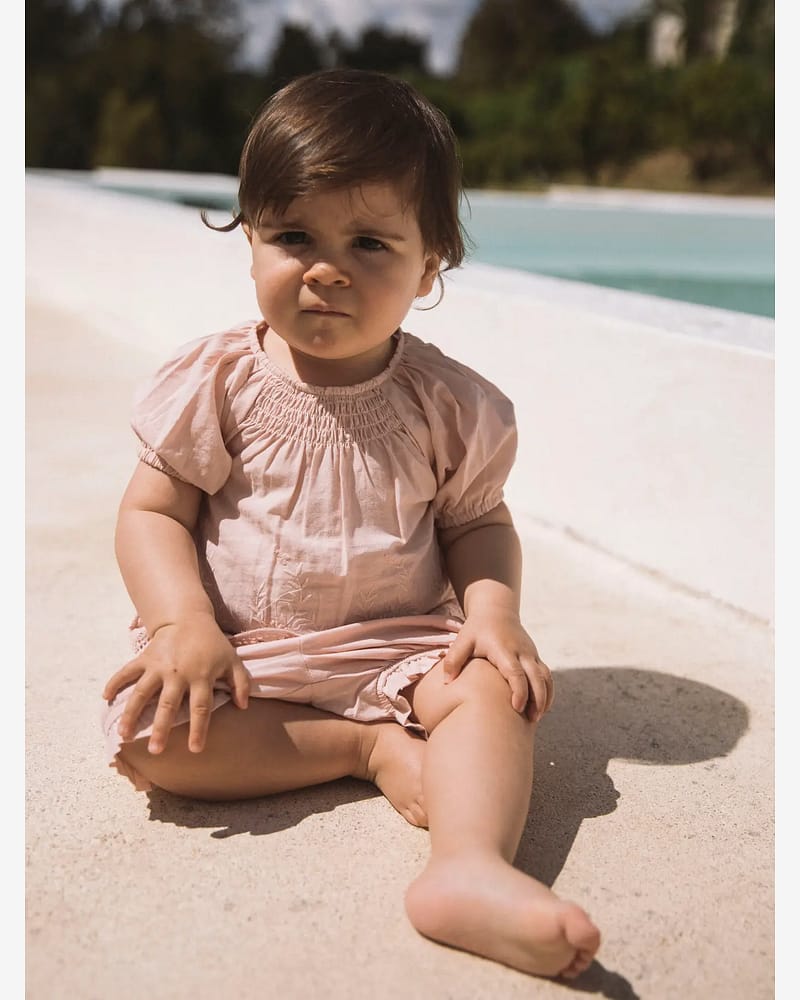 Bluse Baby m/ Broderi - 100% Øko Bomull | NBFDAYNA SS LOOSE SHIRT LIL