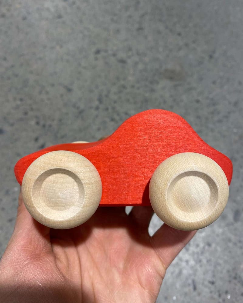 Lekebil i tre - Håndlaget Treleke - 10cm