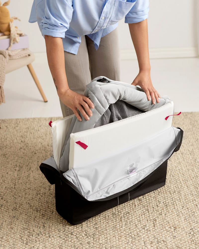 BabyBjörn Reiseseng Baby 0-3år - m/ Madrass, Reisebag og Overtrekkslaken | Travel Crib Light