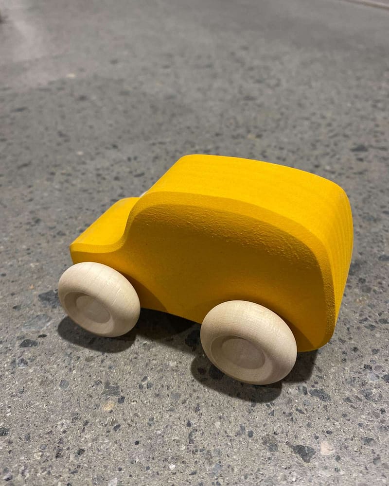 Lekebil i tre - Håndlaget Treleke - 10cm