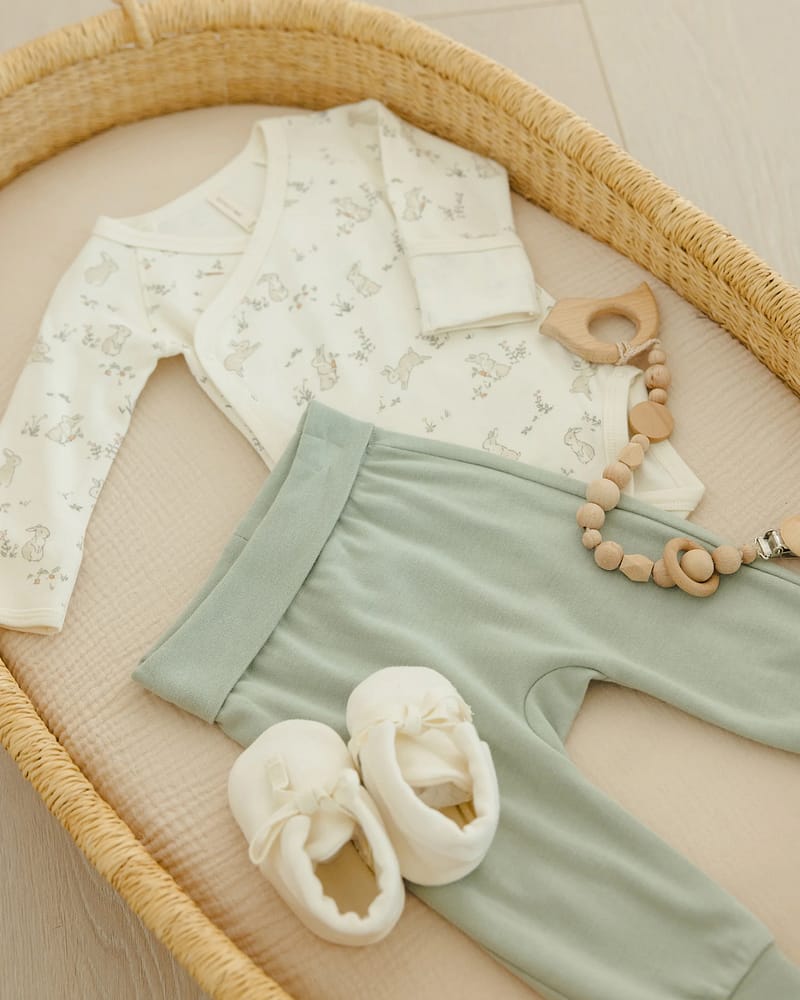 Omslagsbody m/ Fold-over håndmitts - 100% Øk. Bomull | Side Snap Bodysuit