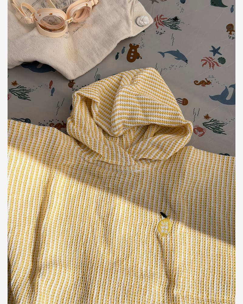 Badeponcho med Hette - Øk. Bomull Vaffelvevd | Paco Poncho Embroidery
