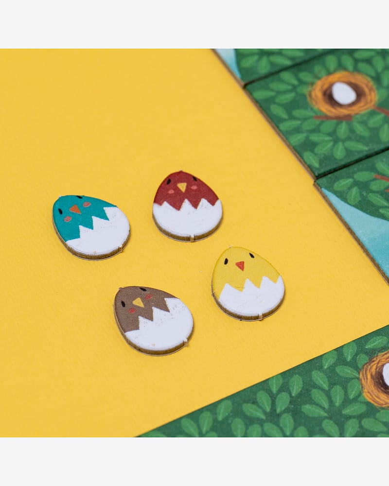 Brettspill Barn 4år+, Pocket size - Lagspill "Bygg trær og hjelp små kyllinger ut i verden" | Piu Piu Tiny Game
