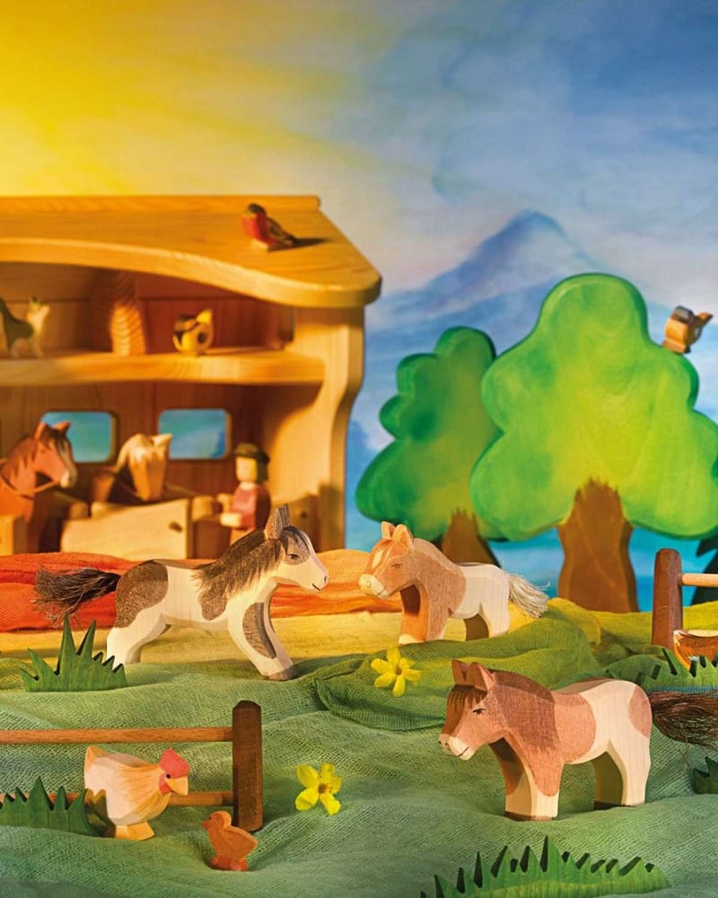 Hest - Håndlaget Trefigur | Dyrefigurer Bondegård og Skog