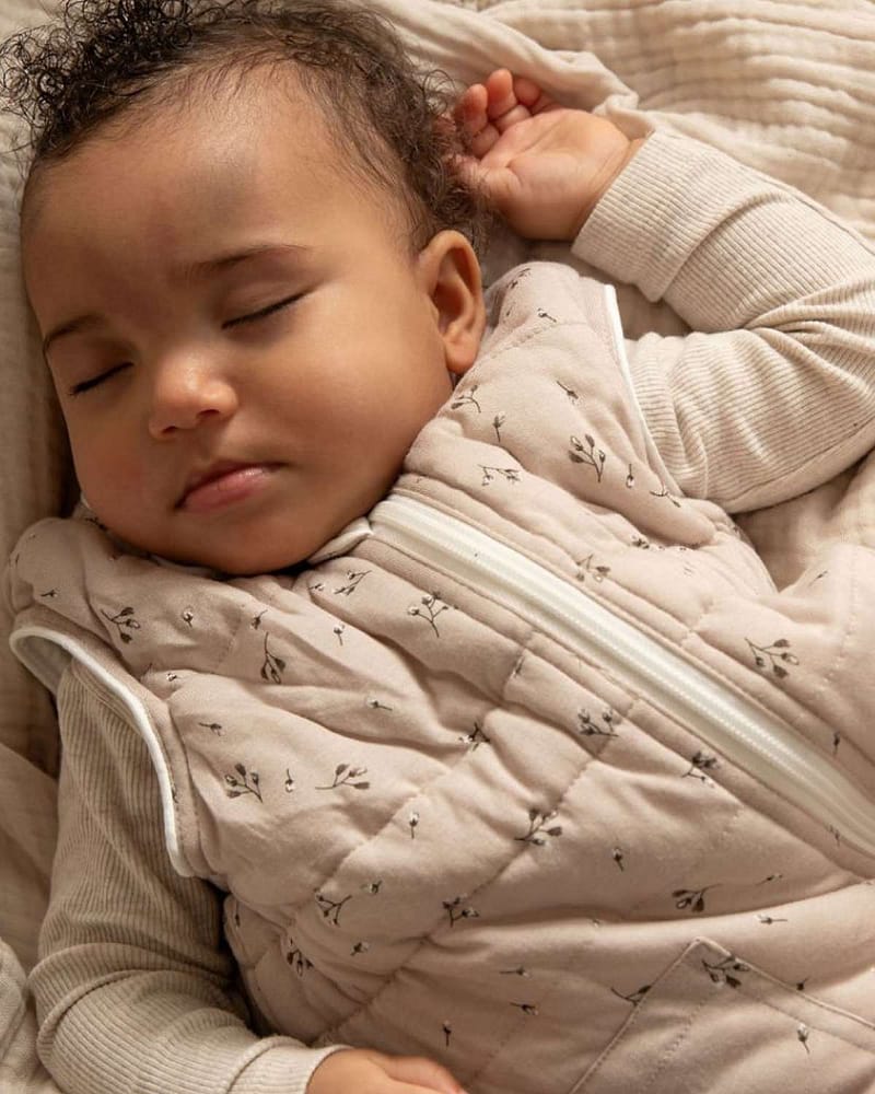 Nattpose Night Blomma – Baby 3-18 mnd