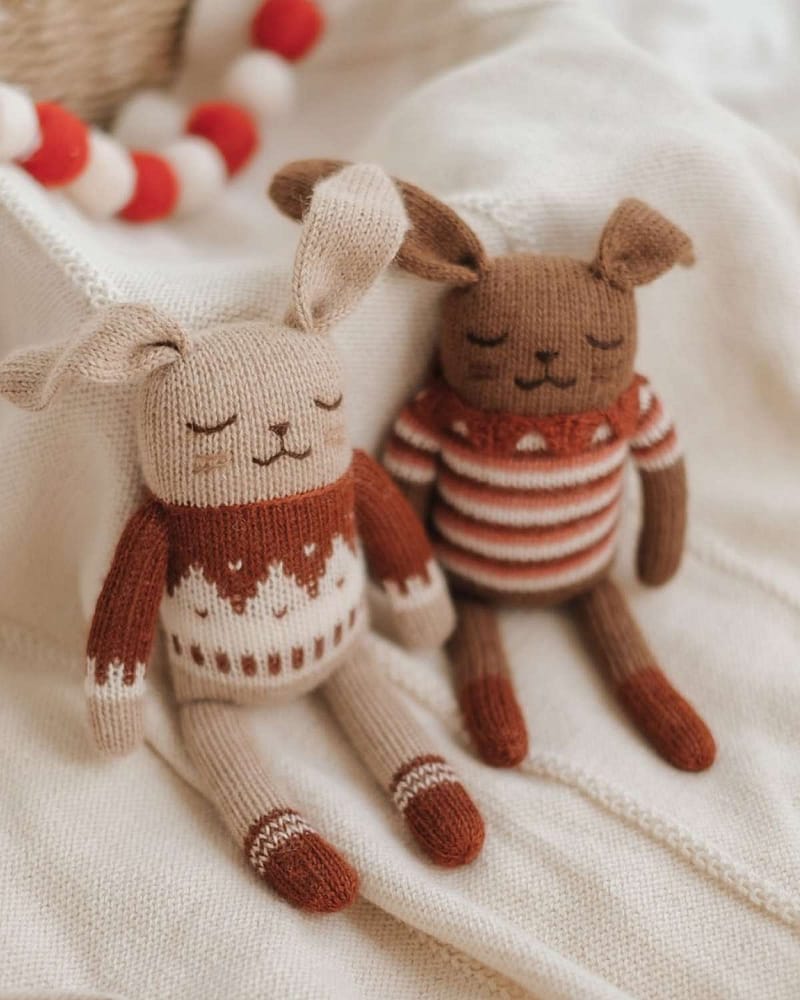 Kosebamse - Håndstrikket Alpakkaull | Bunny Knit Toy