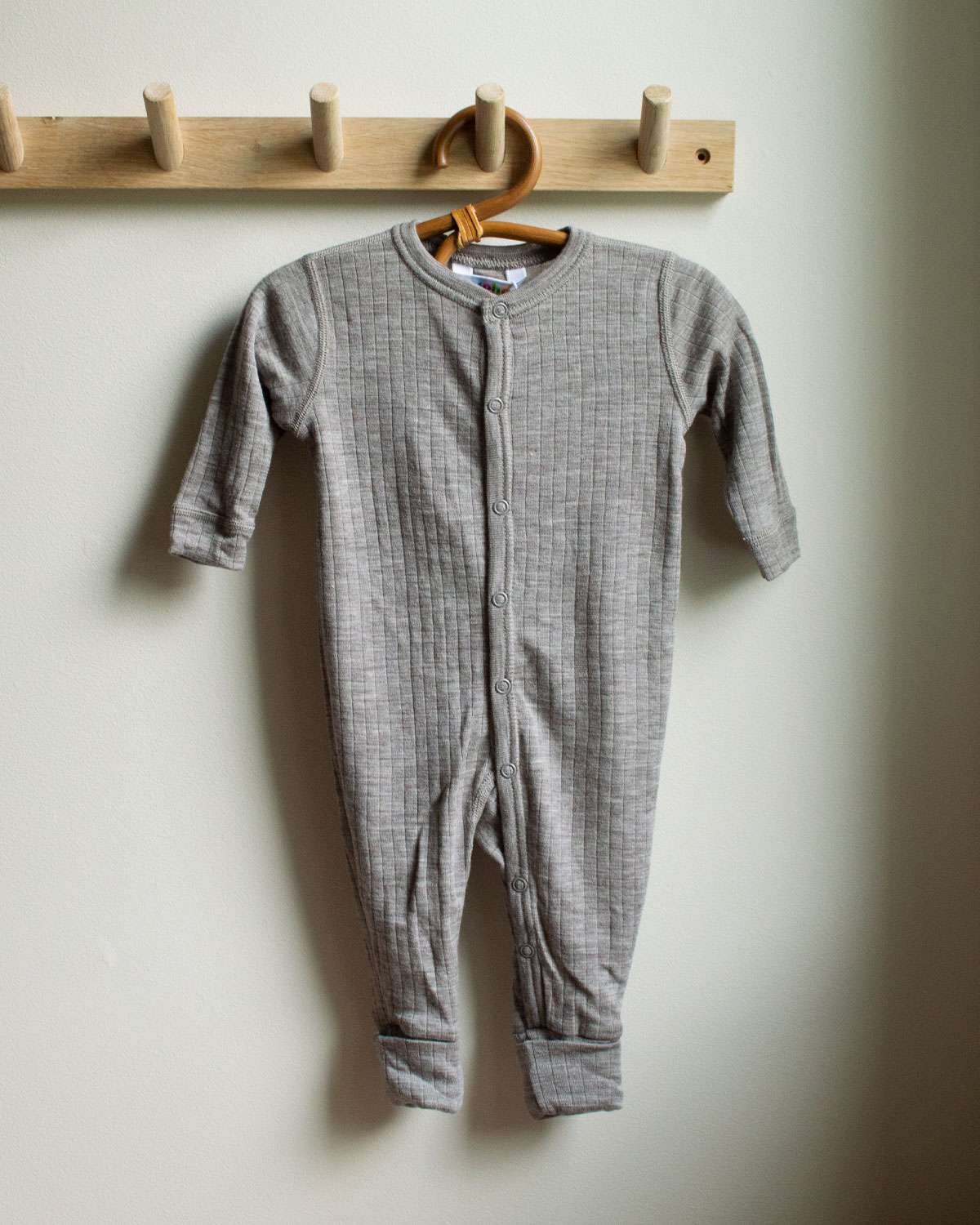 Ullpysj - Heldress med trylleføtter - 100% Merino - Rib Basic