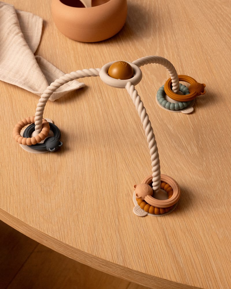 Babyleke med Sugekopp, Rangle | Soren Suction Toy