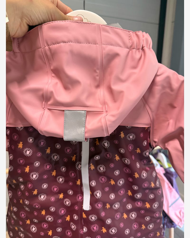 Kattnakken Babyregndress Pytt | 30.000 vannsøyle
