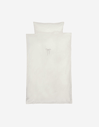 Sengetøy Baby m/ Brodert Sløyfe 70×100 cm - 100% Øk. Bomull