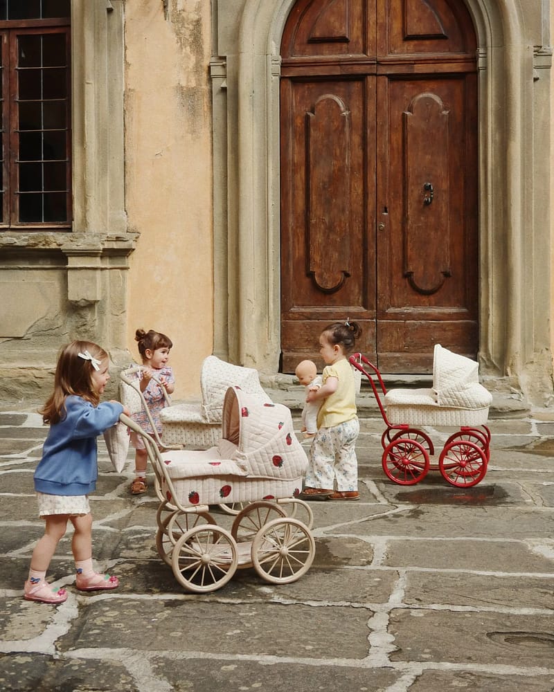 Dukkevogn m/ Vognbag & Glitrende Paljetter | Minnie Tulle Doll Pram