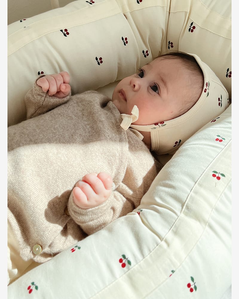 Babylue med knyting - 100% Økologisk Bomull | Baby Helmet GOTS