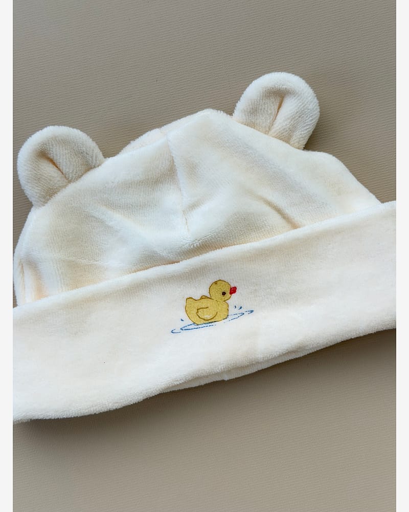 Babylue med ører - Økologisk Fløyel | Elu Beanie