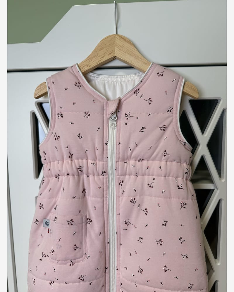 Nattpose Night Blomma – Baby 3-18 mnd