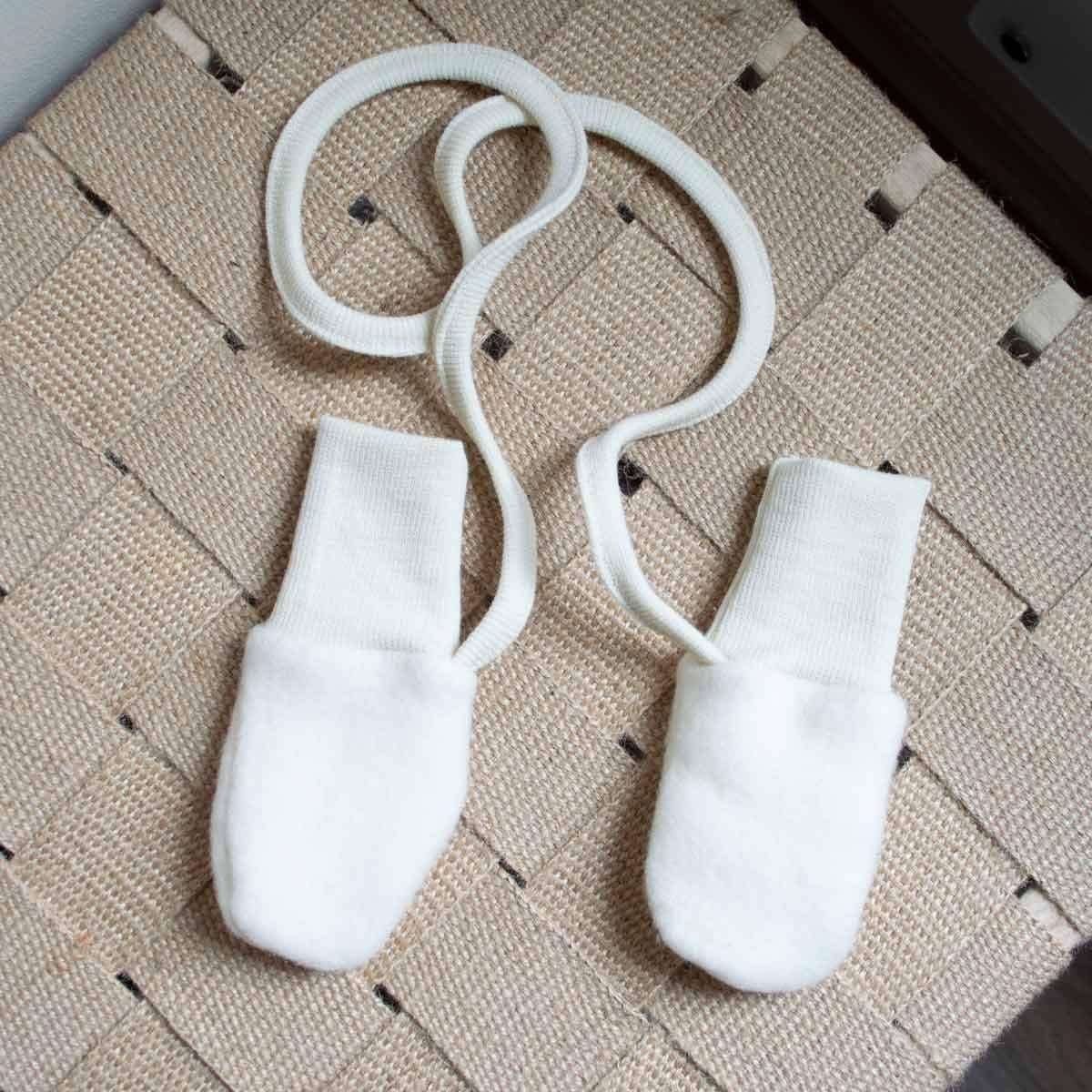 Babyvotter i ullfleece – Ubehandlet ull – Onesize (0-12 mnd)