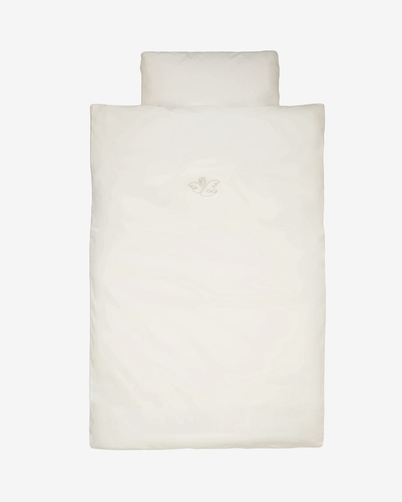 Sengetøy Baby m/ Brodert Svane 70x100 cm - 100% Øk. Bomull