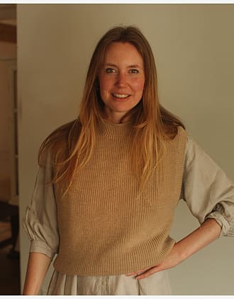 Ullvest Dame - Strikket 100% Merino, Ubehandlet ull | Helle Adult