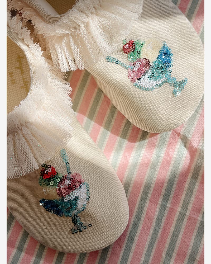 Badesko med Volang - Sklisikker Såle | Amandine Frill Shoes