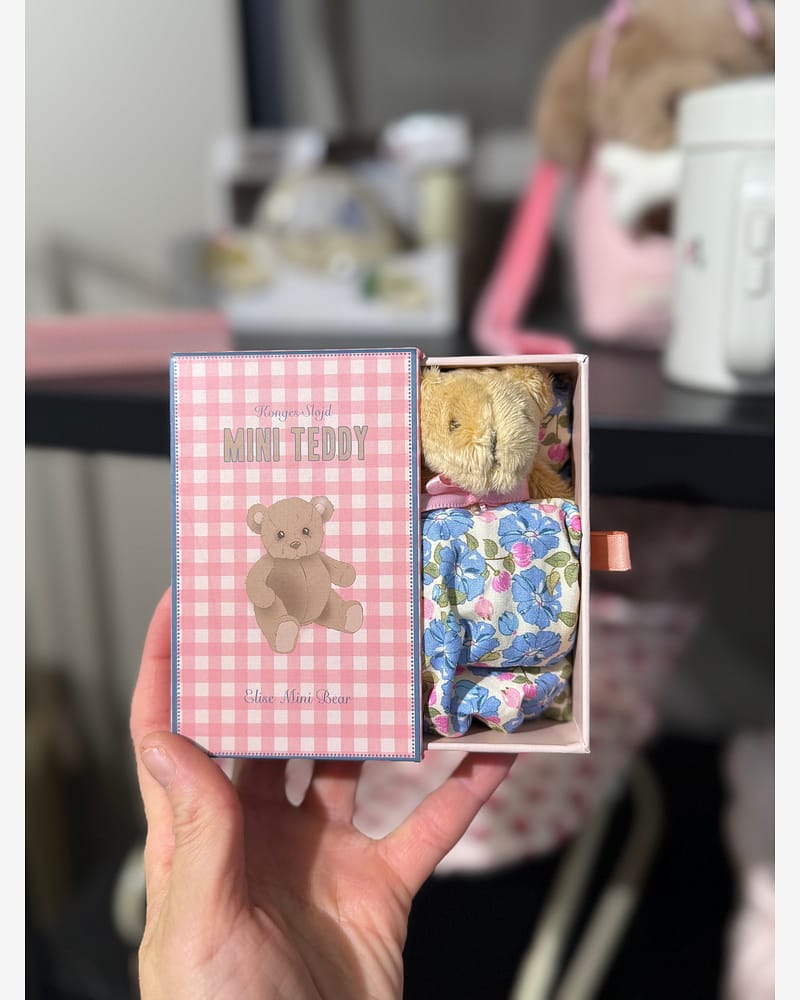 Kosebamse i Gaveeske med Seng
