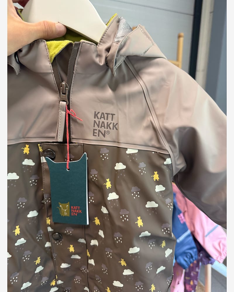 Kattnakken Babyregndress Pytt | 30.000 vannsøyle