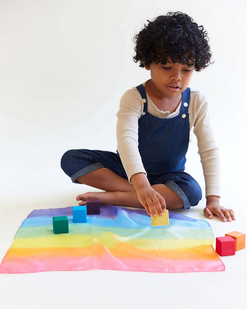 Lekesilke Liten – 52×52 cm – 100% Silke | Playsilk Rainbow