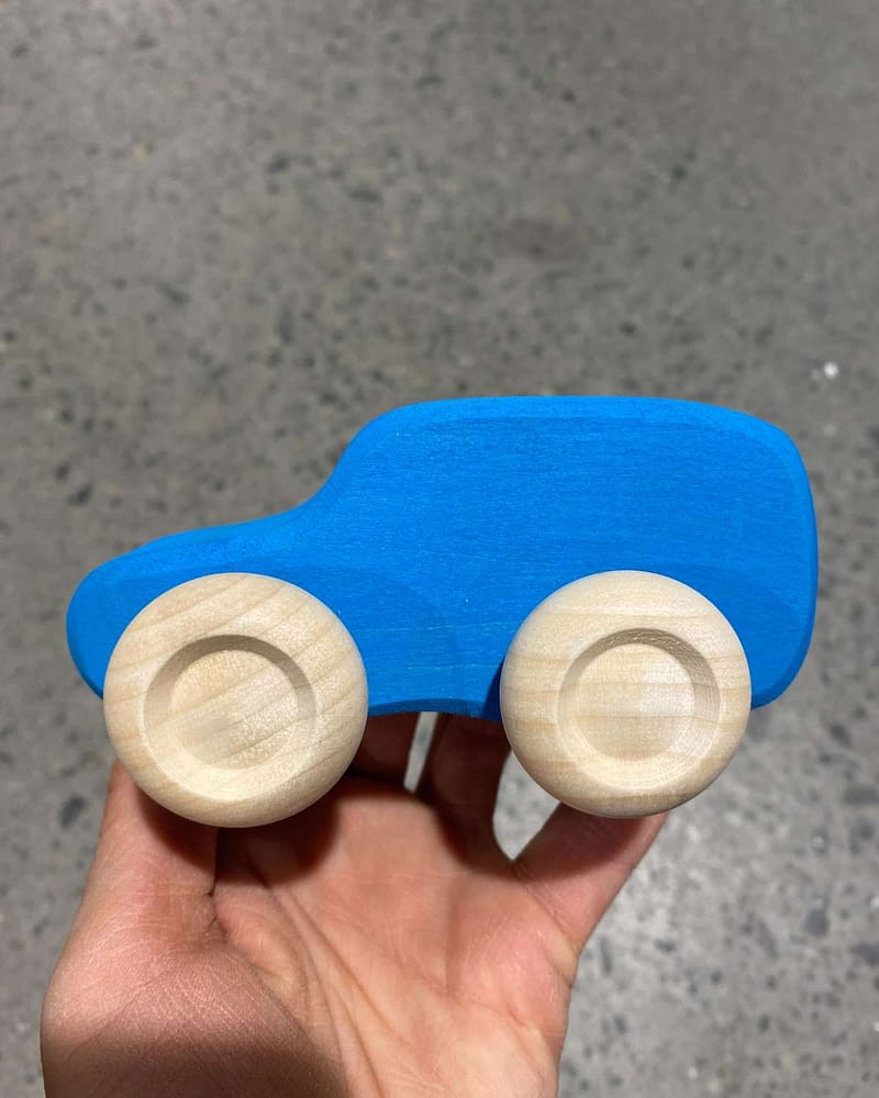 Lekebil i tre - Håndlaget Treleke - 10cm