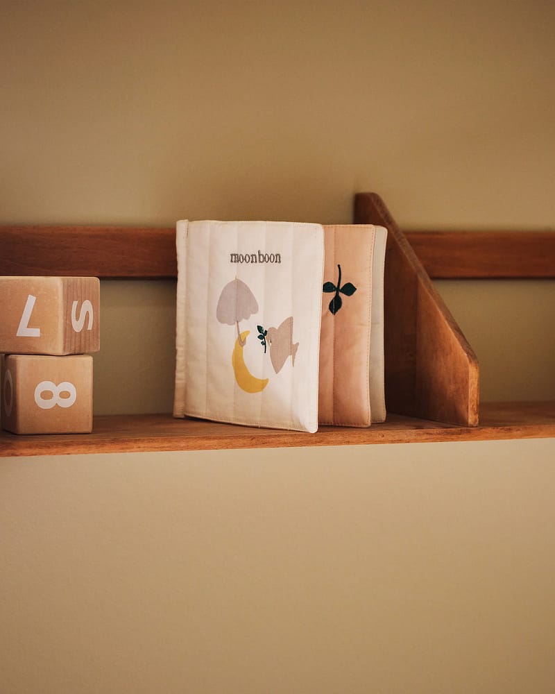 Babybok m/ Broderi - Øko Bomull | Soft night book