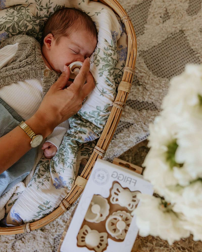 FRIGG smokker Try it Collection 4pk | ​​Baby's First Pacifier | 0-6 mnd, Floral Heart