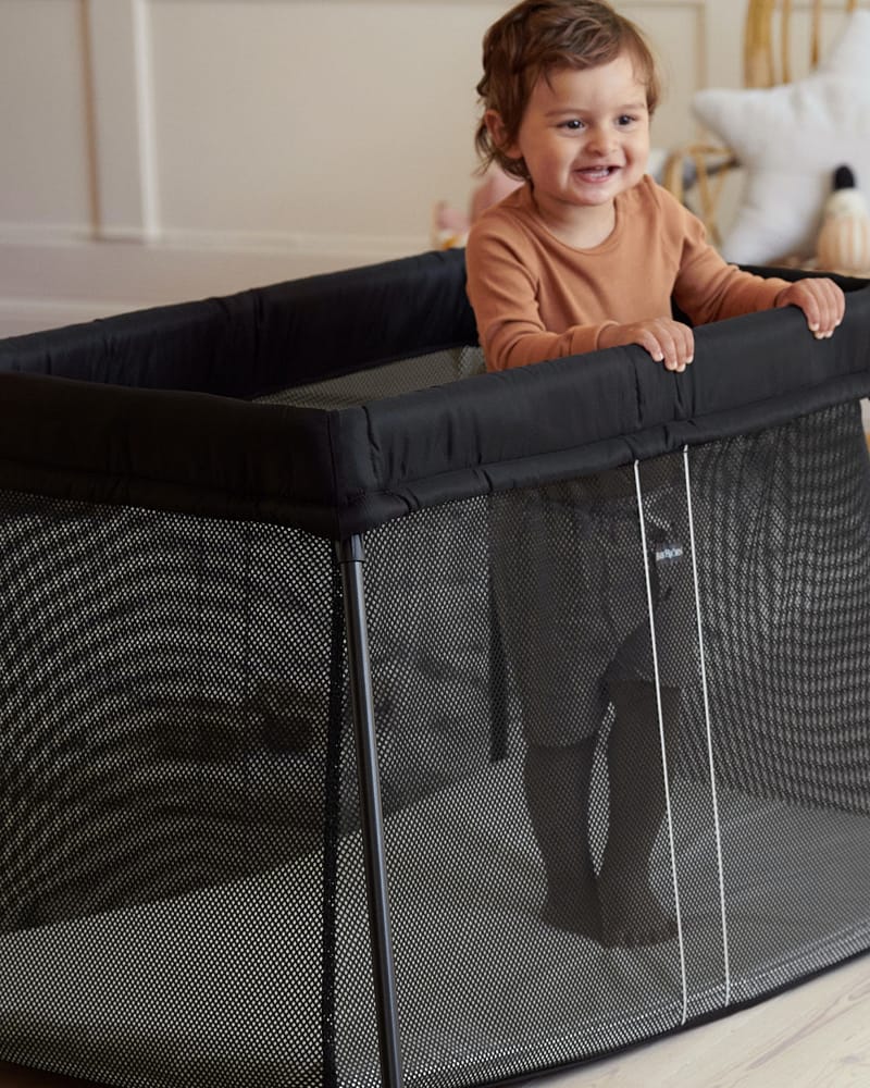 BabyBjörn Reiseseng Baby 0-3år - m/ Madrass, Reisebag og Overtrekkslaken | Travel Crib Light