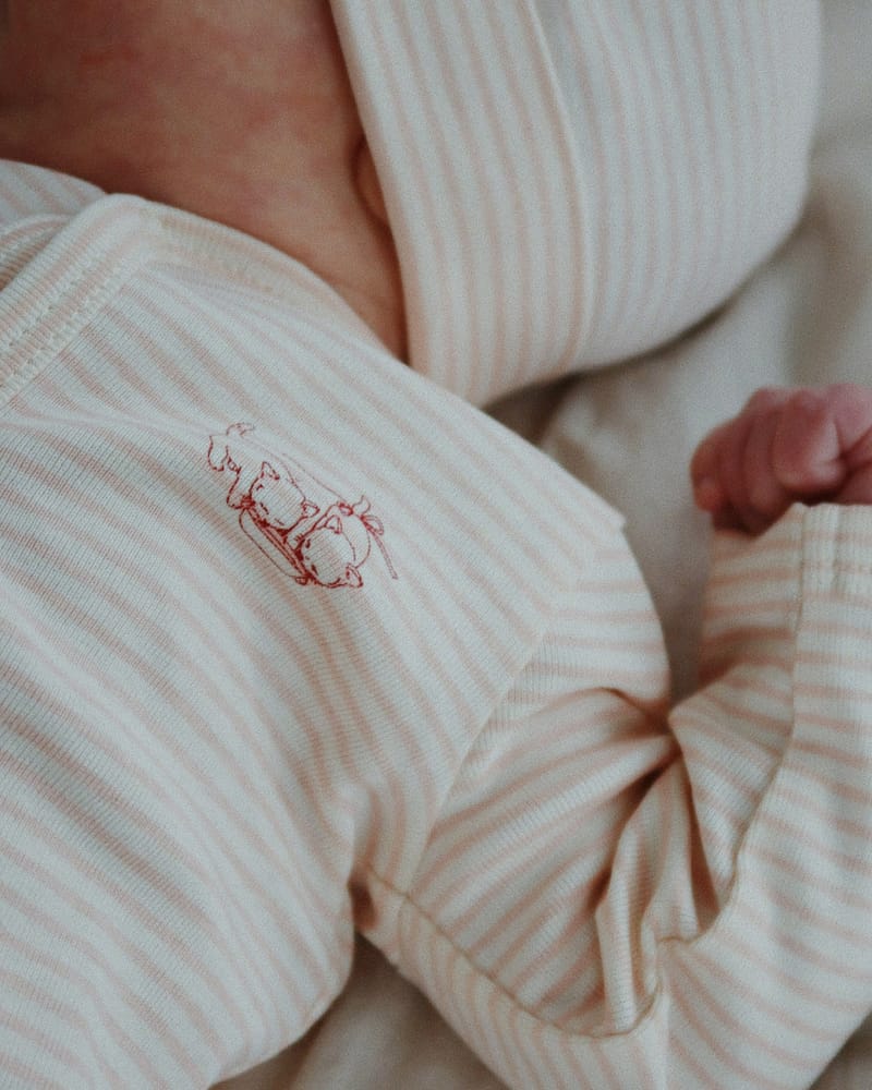 Heldress / Babypysj - 100% Øko Bomull | Fio Onesie