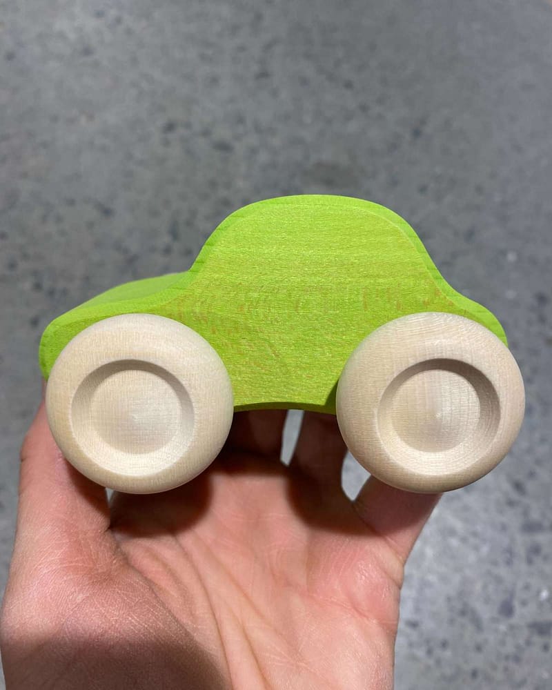 Lekebil i tre - Håndlaget Treleke - 10cm