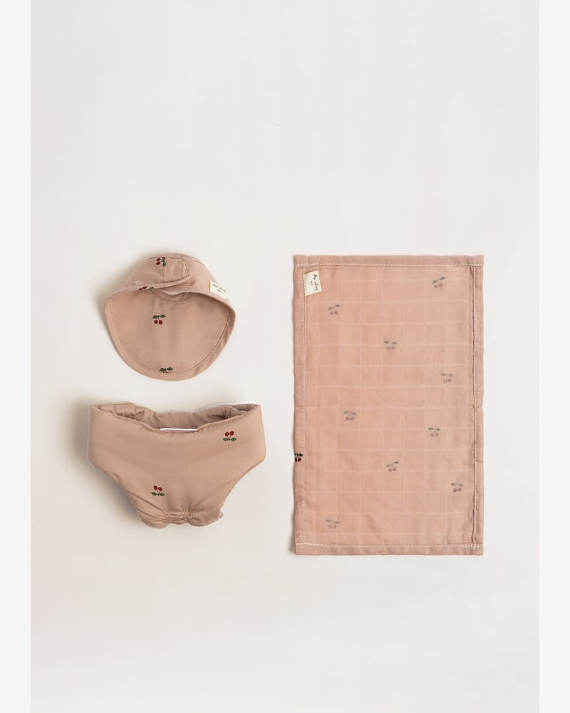 Dukketilbehør 3pk - Bleie, Gulpeklut og Siklesmekke | Doll Nursery Set