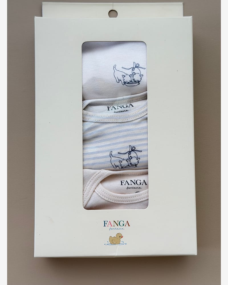 3pk. Body m/ Konvolutt Hals - 100% Øko Bomull | Fio Body - Gavepakke