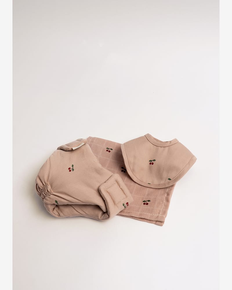 Dukketilbehør 3pk - Bleie, Gulpeklut og Siklesmekke | Doll Nursery Set