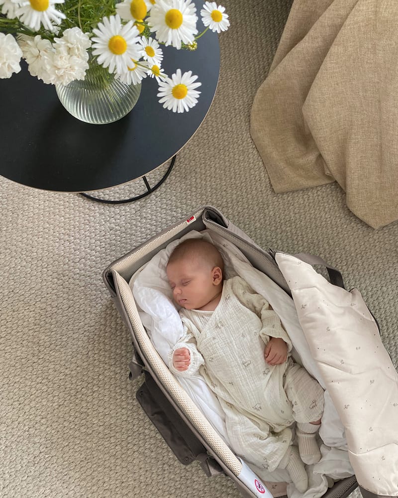 Voksi Babylift, Babynest og Lekematte | Carry Me babylift