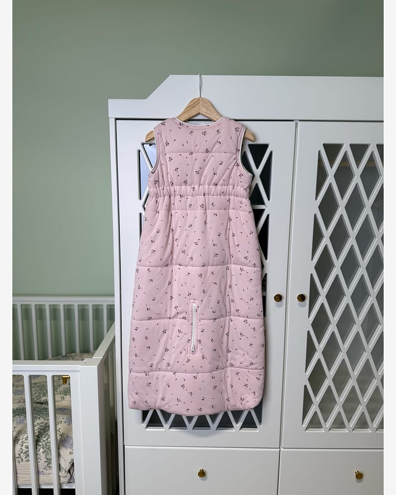 Nattpose Night Blomma – Baby 3-18 mnd