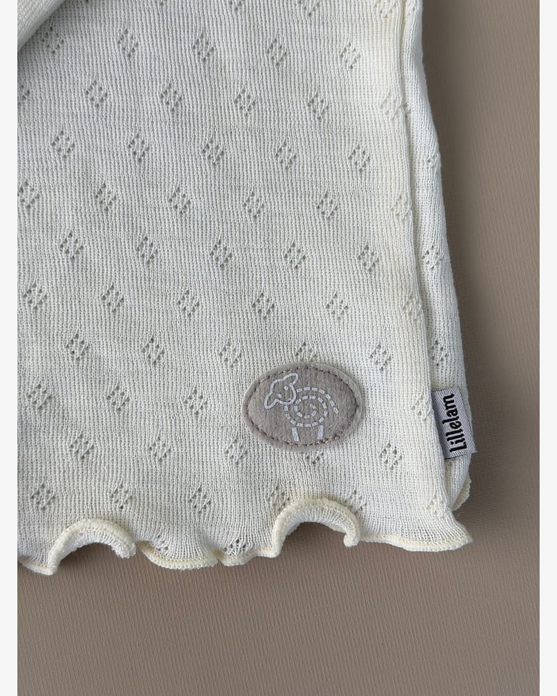 Ulltrøye m/ Volanger - Tynn ullkvalitet - 100% Merino, Pointelle