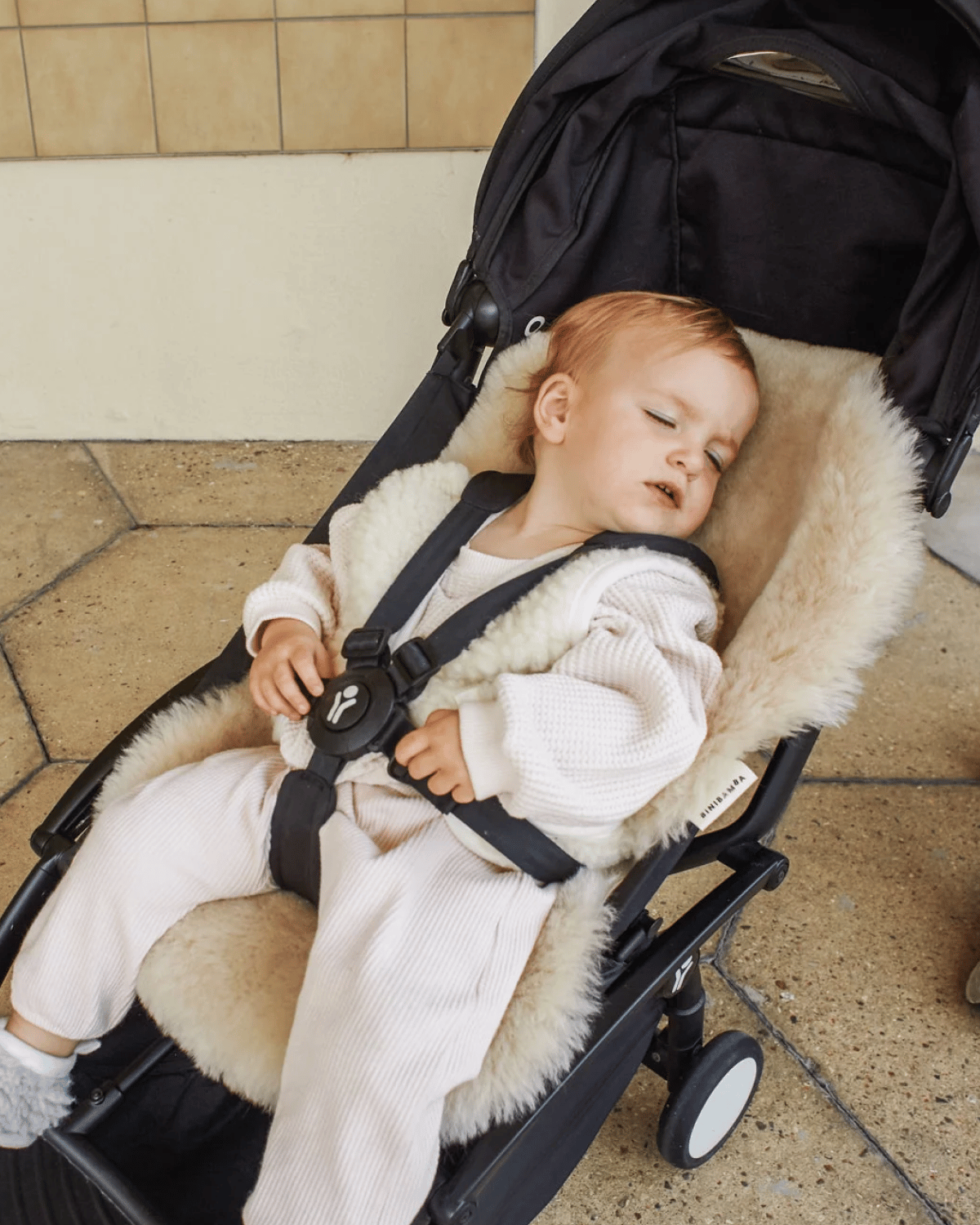 Lammeskinn til Vogn, Vippestol og Moseskurv – 100% Merino | Snuggler