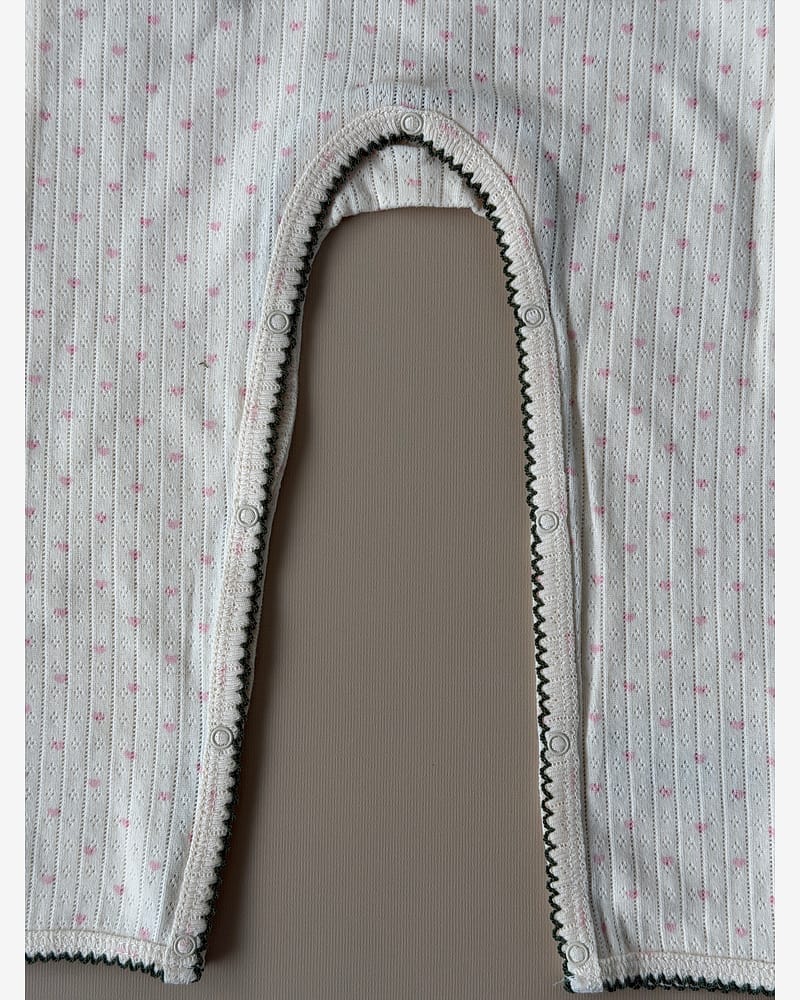 Heldress - 100% Øko Bomull, Pointelle | Minnie Onesie GOTS