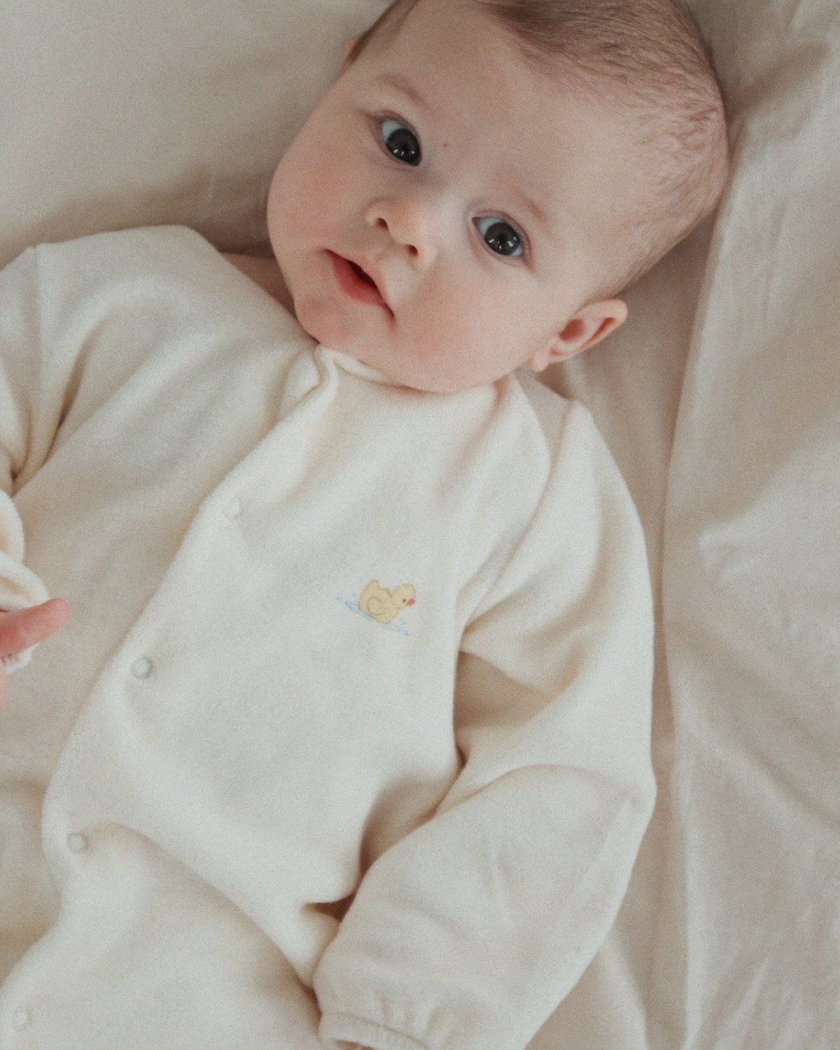Heldress i Luftig Passform – Økologisk Fløyel | Elu Onesie, Kremhvit - Antique White