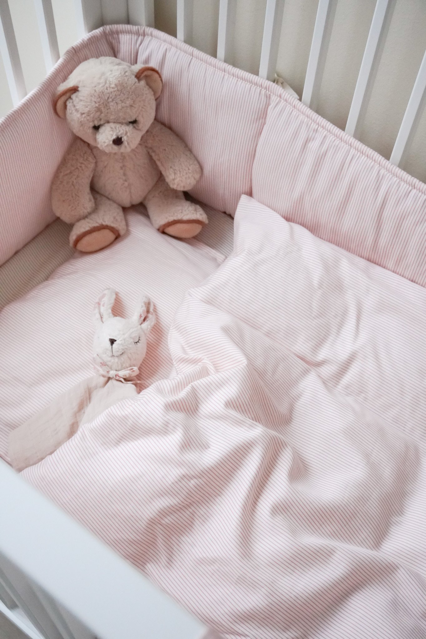 Sengetøy Barn 100×140 – Sateng, Øko Bomull | Bedding Junior, Classic Stripes Rose